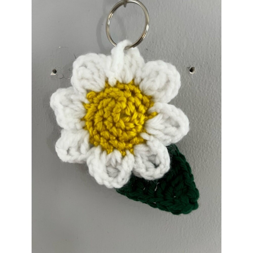 Hand Crafted White & Yellow Crochet Flower Keychain with Green Leaf